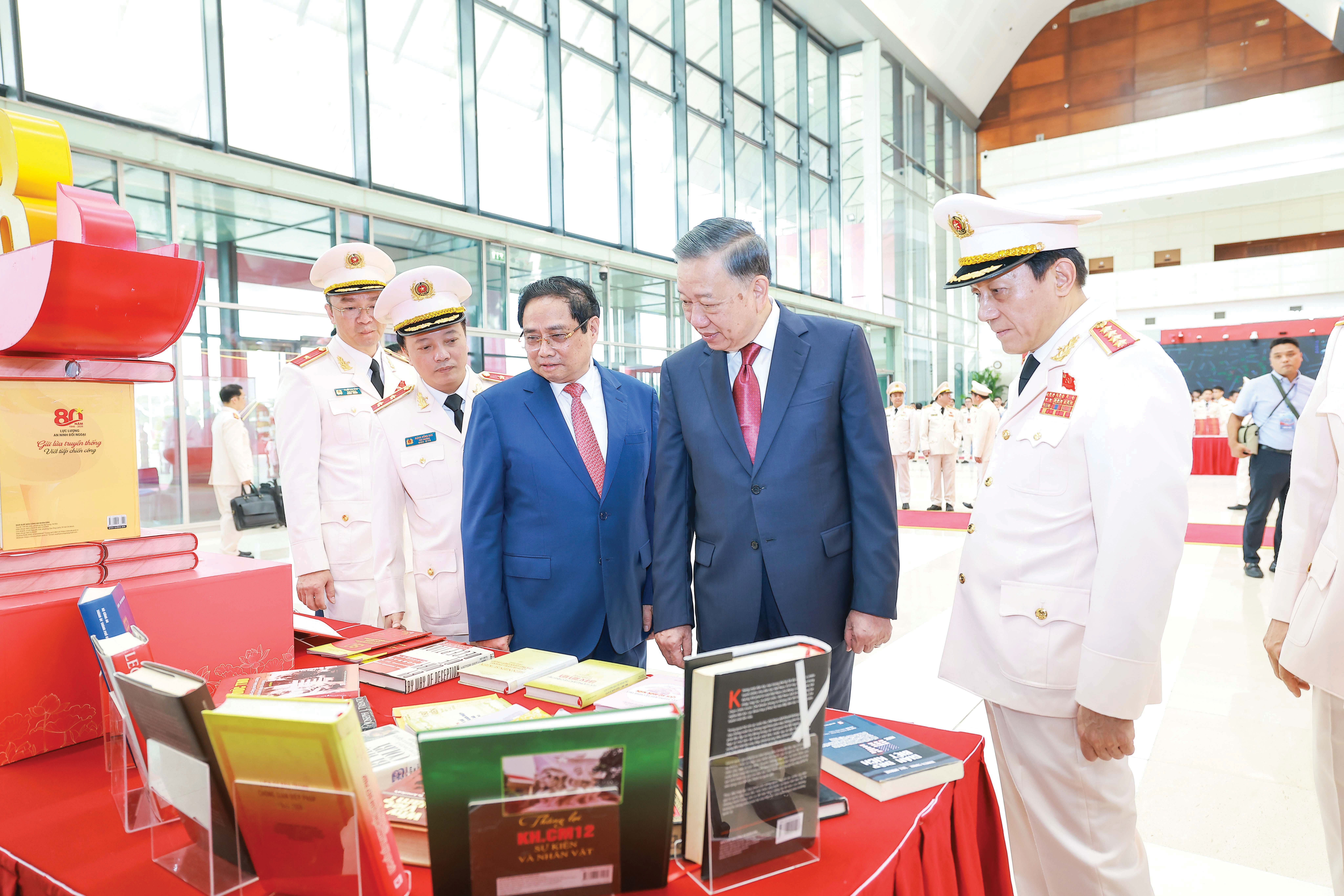 Truyền thông xã hội với việc giữ gìn, phát huy phẩm chất đạo đức cách mạng của cán bộ trong kỷ nguyên phát triển mới