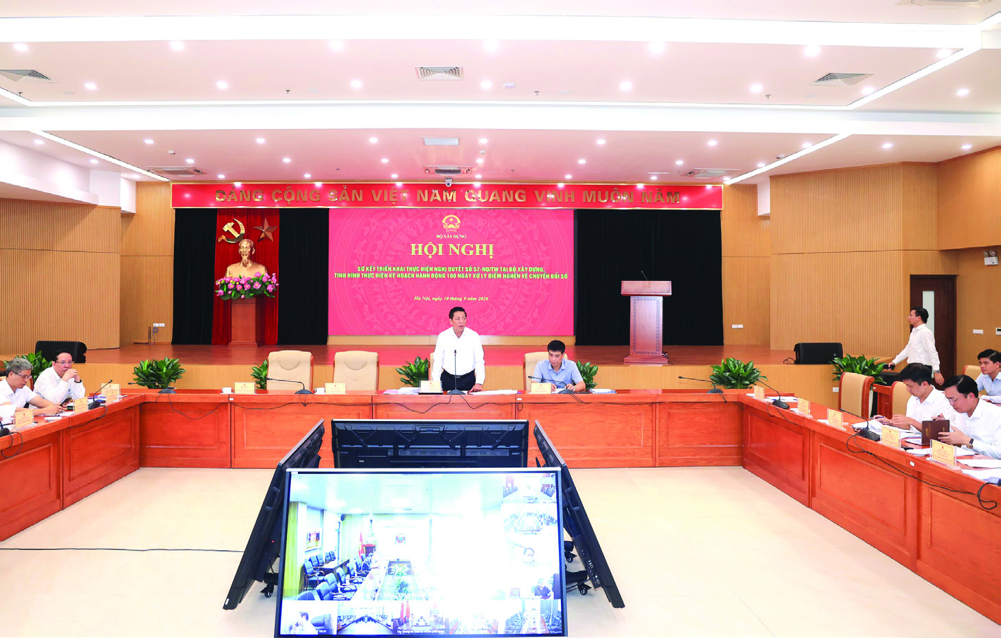 Ủy viên Trung ương Đảng, Bộ trưởng Bộ Xây dựng Trần Hồng Minh phát biểu chỉ đạo Hội nghị sơ kết tình hình triển khai thực hiện Nghị quyết số 57-NQ/TW của Bộ Chính trị và Kế hoạch hành động 100 ngày xử lý điểm nghẽn về chuyển đổi số của Bộ Xây dựng